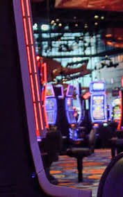 jljl18 slots game screen showing spinning reels on mobile